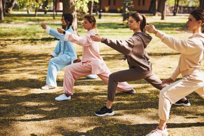 cours collectif de qi gong en extérieur